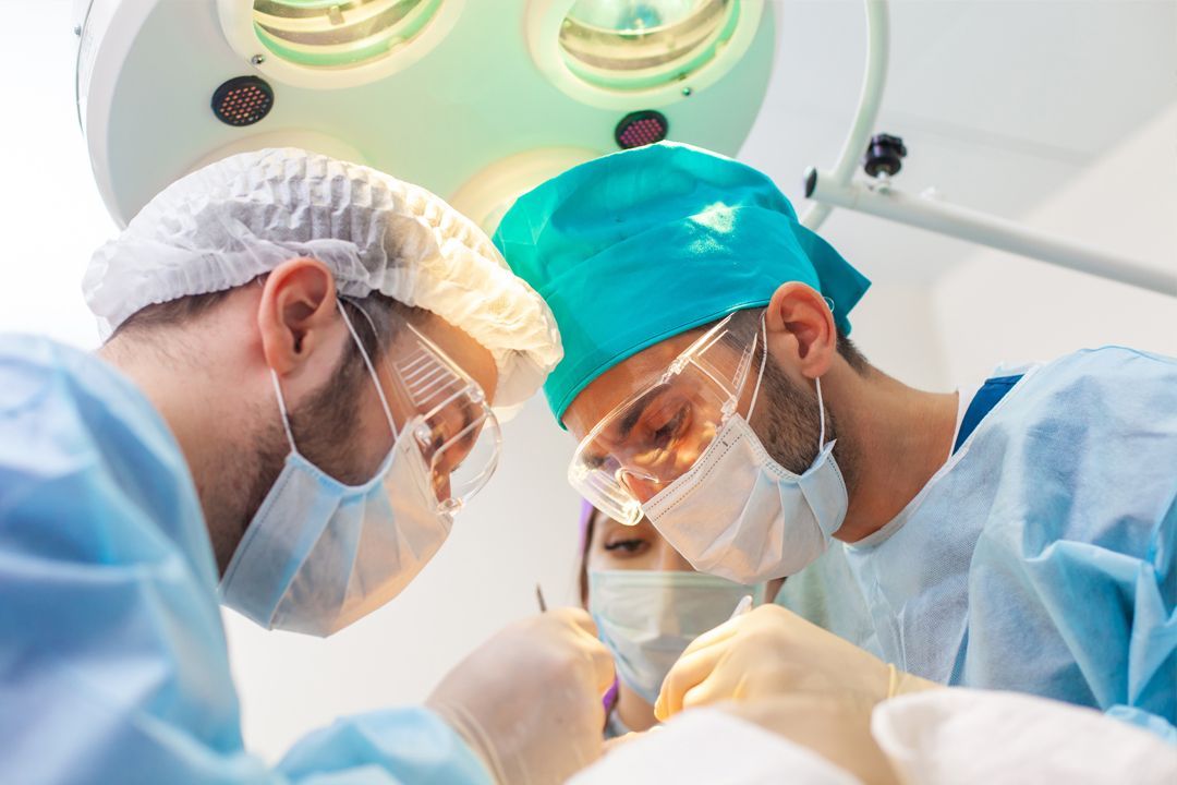 Curso Superior Universitario de Técnicas Avanzadas en Implantes Capilares para Técnico Auxiliar Semipresencial